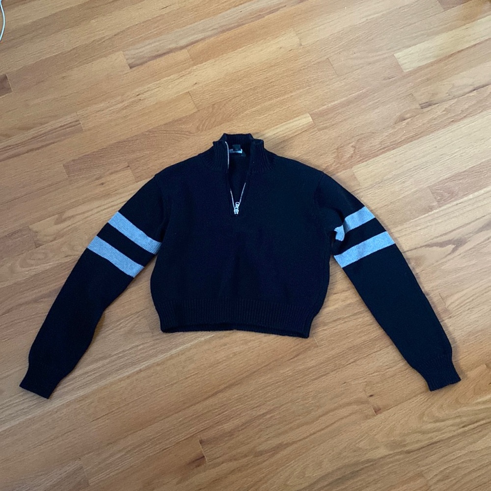 American Eagle Outfitters Size Small Quarter Zip Cropped Black Sweater